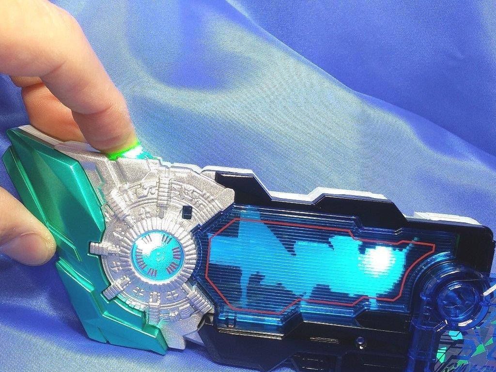 仮面ライダーゼロワン イズ風ドライバー(重塗装&音量ブースト 仮面ライダーゼロワン イズ風ドライバー(重塗装&音量ブースト
