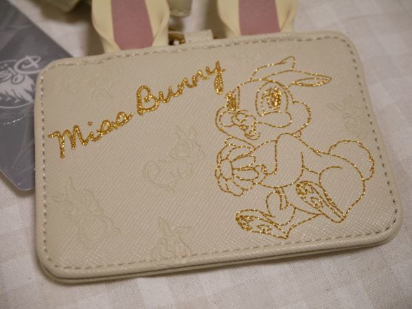 ディズニーストア ミスバニー 定期入れ パスケース Idケース ネックストラップ付き うさぎ バンビ 刺繍 ディズニー 売買されたオークション情報 Yahooの商品情報をアーカイブ公開 オークファン Aucfan Com