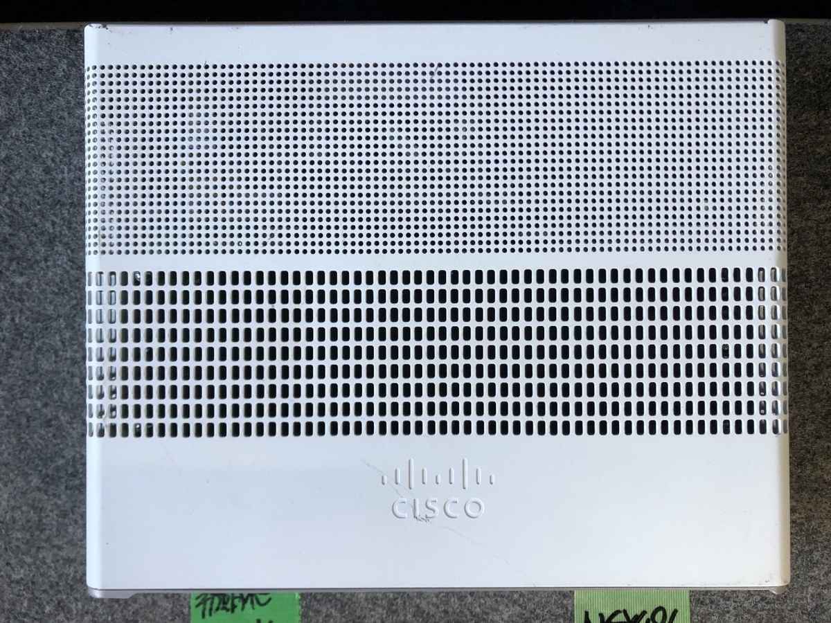 【送1000円】CISCO　Catalyst C3560CX-8TC-S(WS-C3560CX-8TC-S)　L3スイッチ 初期化済み_ひっかき傷あり