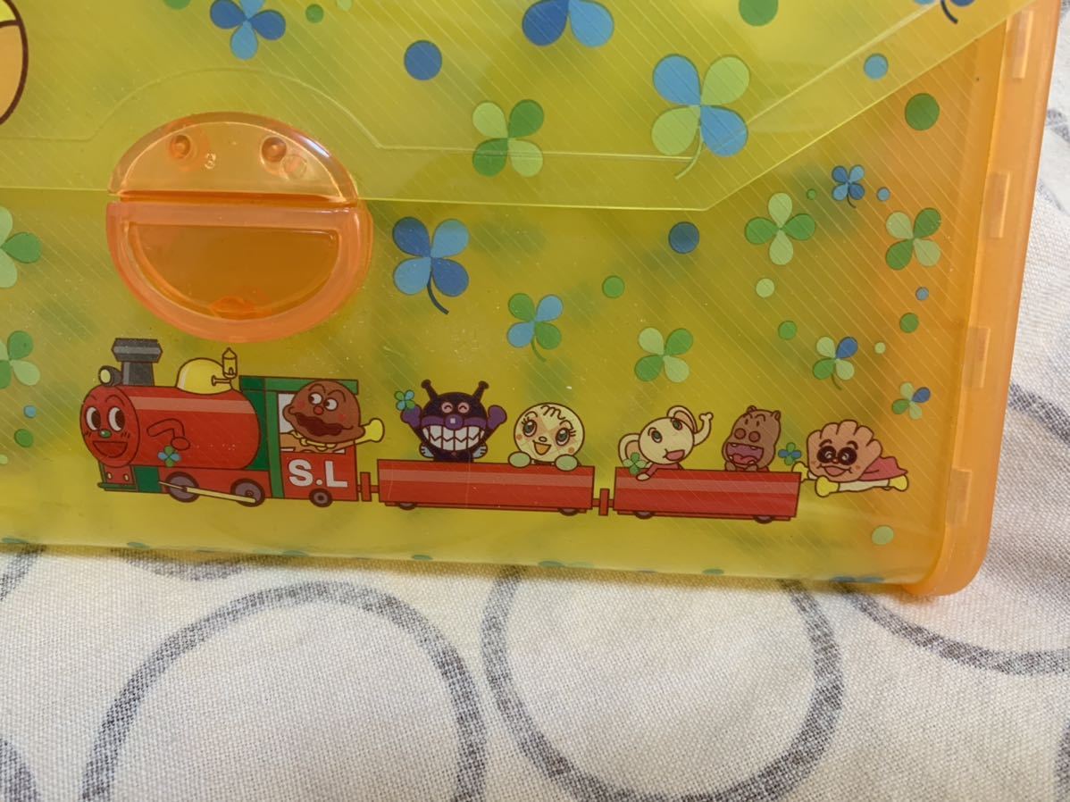 中古 それいけ かわいいクリアケース アンパンマン イエロー オレンジ 持ち手付き 新着 アンパンマン 中古 それいけ かわいいクリアケース アンパンマン イエロー オレンジ 持ち手付き 新着 アンパンマン