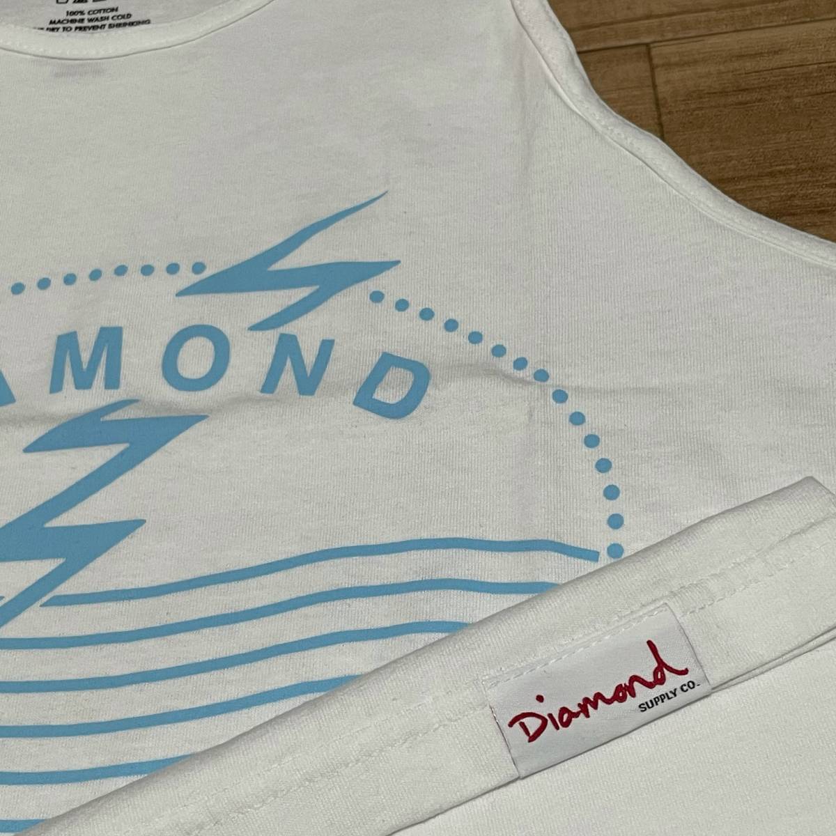 米国製 【M】 ダイヤモンドサプライ Diamond Supply Co タンクトップ 白 水色 Lightning スケーターブランド ピスタグ付き LA ストリート_画像2