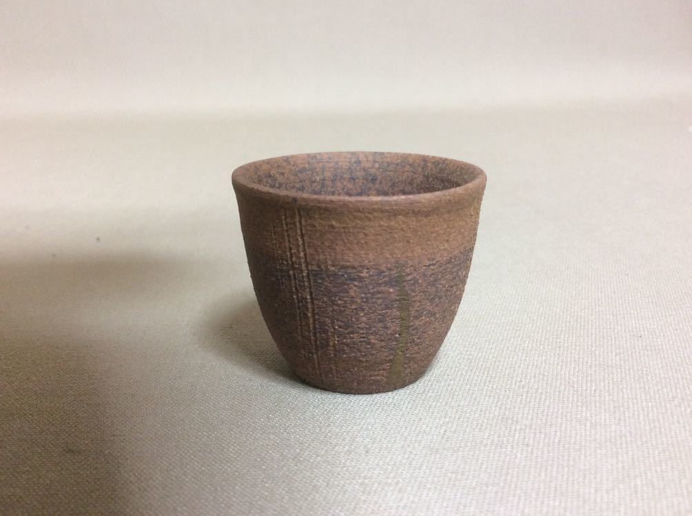 QM3721 sake cup and bottle Echizen . large sake cup 