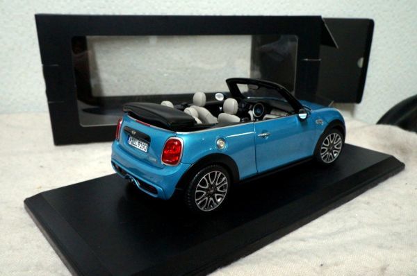 ミニカブリオレ クーパーS 1/18 ミニカー ブルー BMW MINI