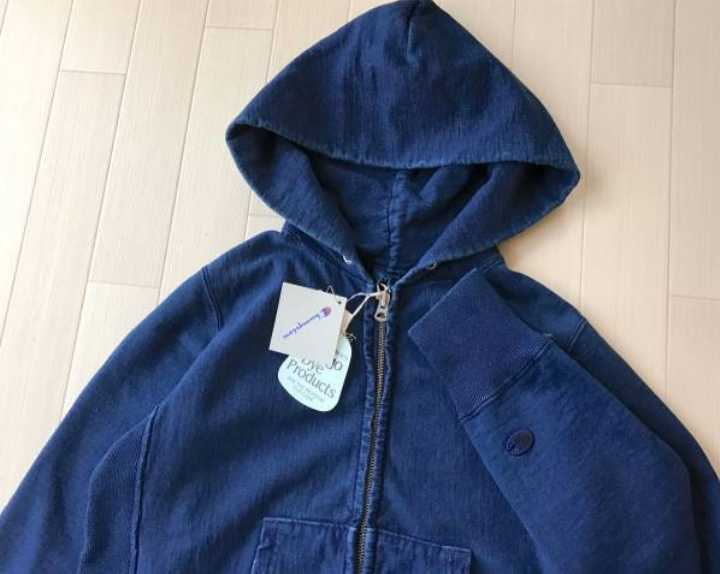 春新作の 未使用 タグ付 定価21000円フーディー パーカー スウェット