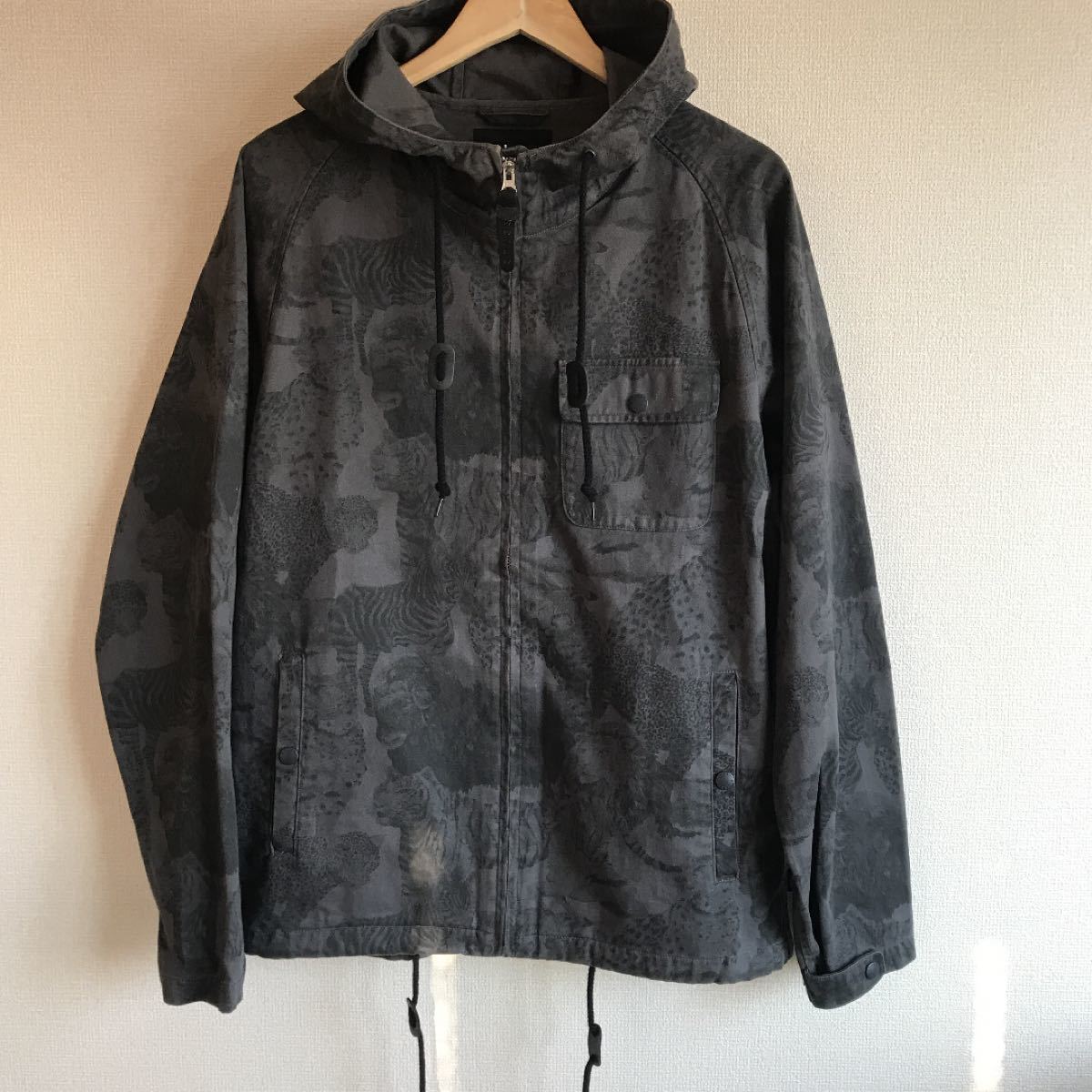 stussy ステューシー マウンテンパーカー アニマル柄 ジャケット stussy ステューシー マウンテンパーカー アニマル柄 ジャケット