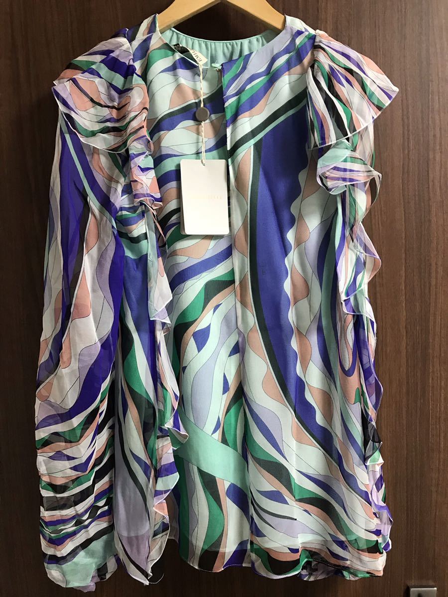 新品タグ付きエミリオプッチemilio pucci フリルブラウスIT40 シルク100%トップス　プッチ柄　エレガント_画像2