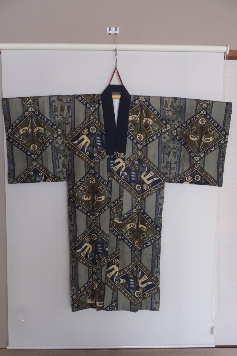 * gentleman * silk. long kimono-like garment * wonderful pattern. * height 154. front after person .! 210216