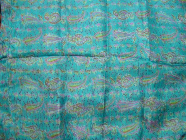 即決　インドシルクスカーフ　ブルー　42.5×180cm　ペイズリー柄　ロングスカーフ_画像5