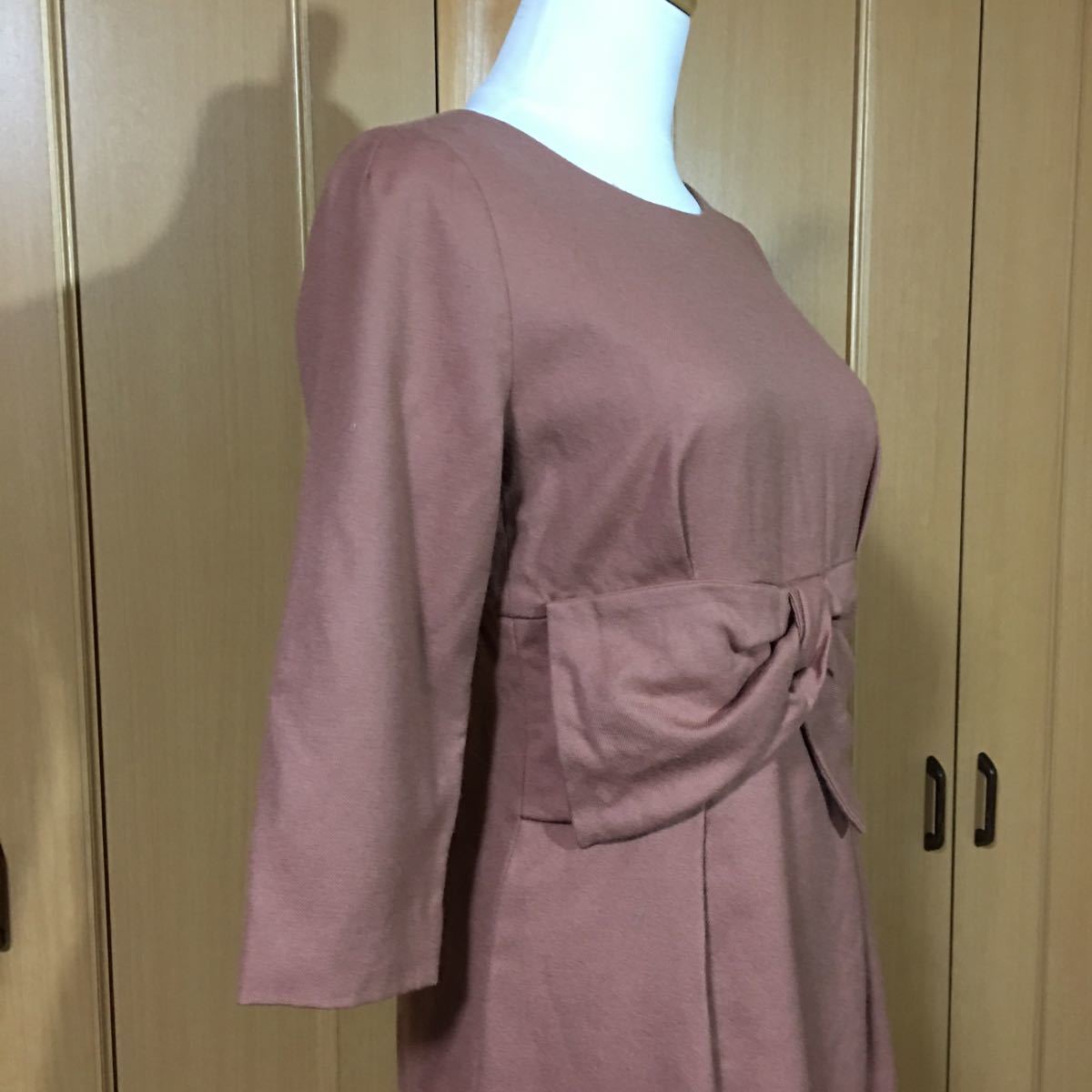 Paypayフリマ 美品 ユニバーバルミューズ ウエストリボン風 コンサバ系 可愛いワンピース Paypayフリマ 美品 ユニバーバルミューズ ウエストリボン風 コンサバ系 可愛いワンピース