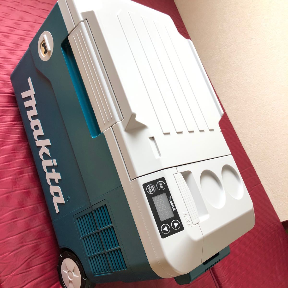 【充電器バッテリー付き】マキタクーラーボックス 保冷温庫