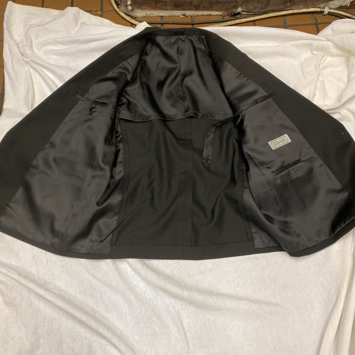  новый товар не использовался супер-скидка 4.1.. двубортный костюм размер AB3 one tuck формальный подшивочная лента сервис!!.