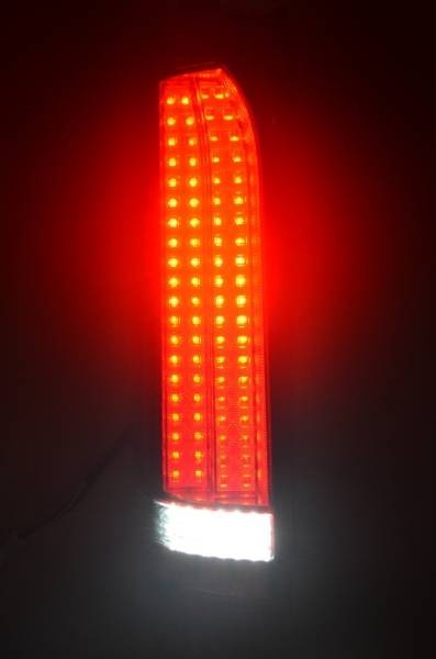 ハイエース 200系 テールライト 縦ライン 赤白 LED テールランプ_画像3