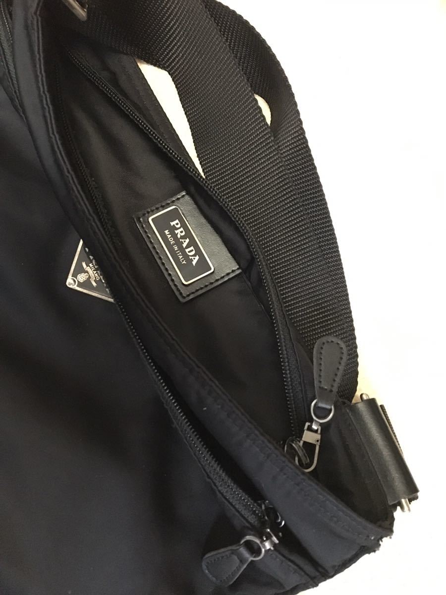 プラダ 斜め掛けバッグ ブラック イタリア製 ナイロン生地 黒 PRADA