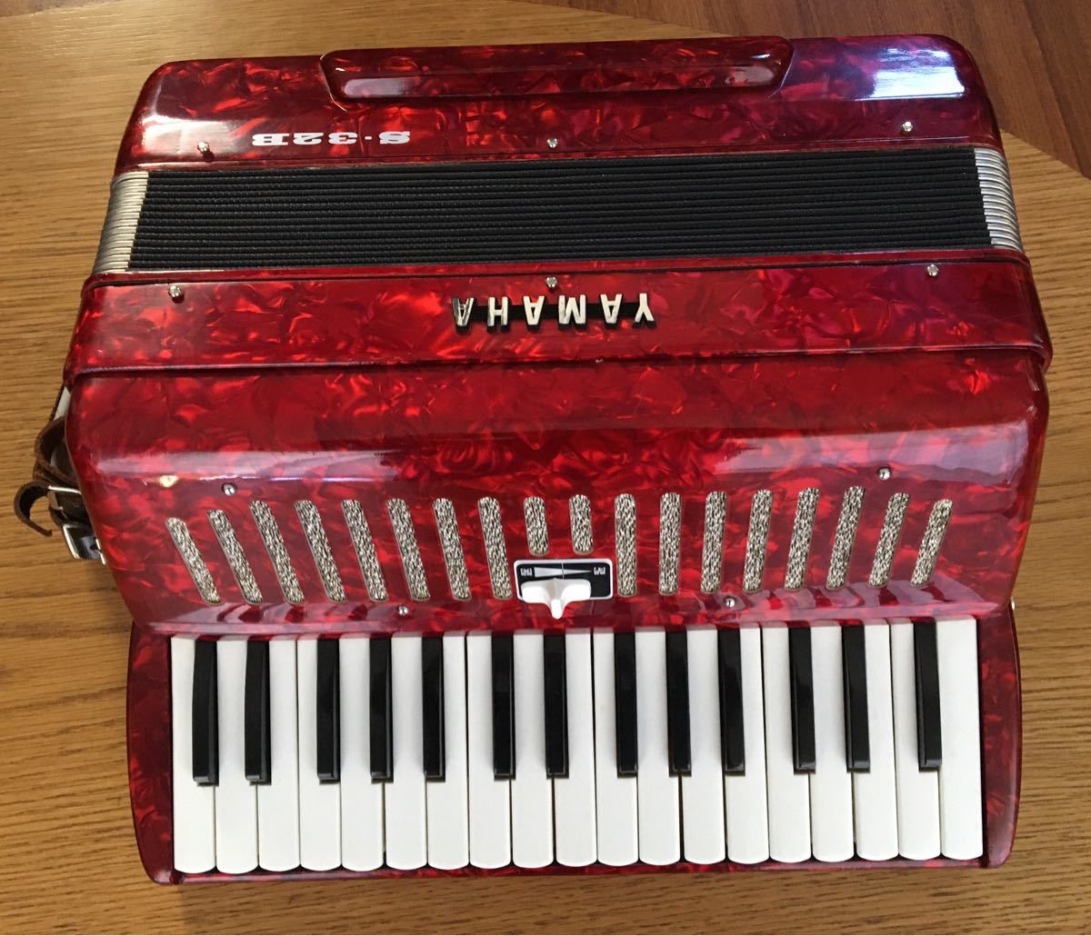 YAMAHA S-32 ヤマハ アコーディオン 32鍵盤 赤 レッド ソフトケース
