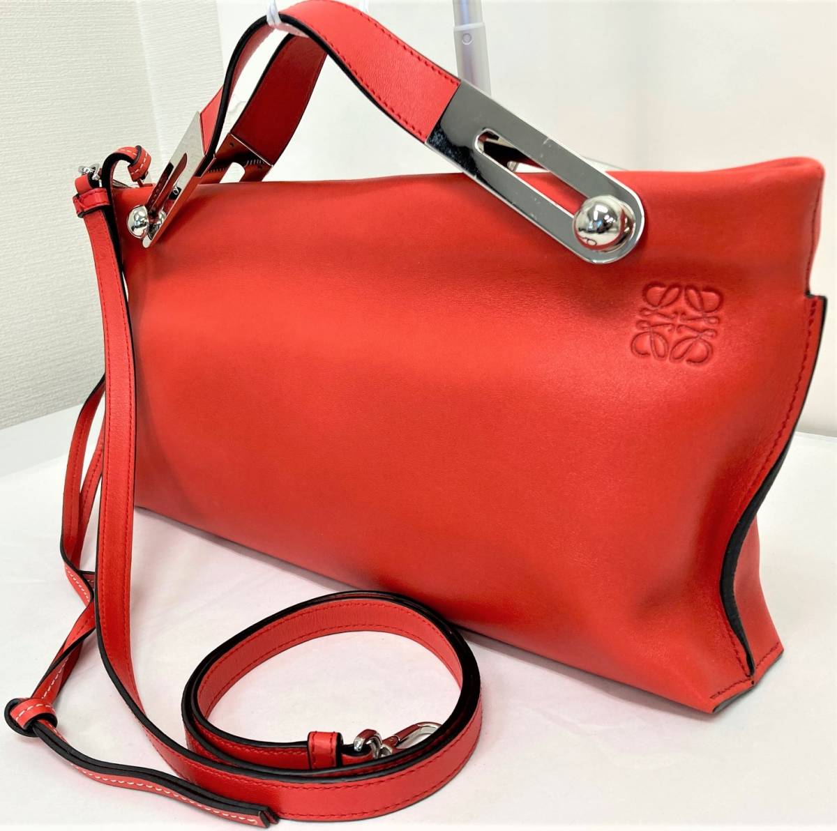 LOEWE ロエベ 美品 ミッシーバック RED MISSY クラッチ ショルダー