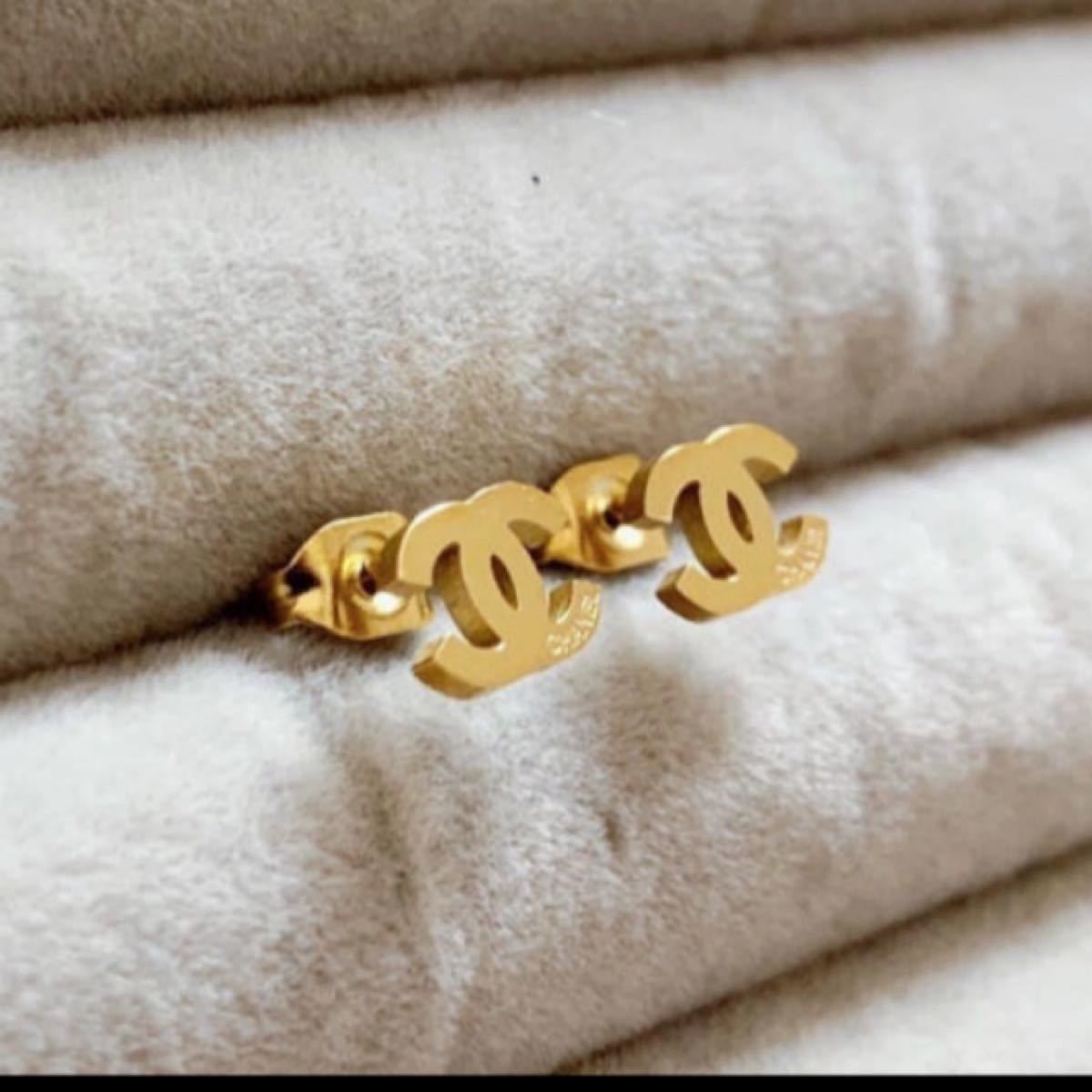 Paypayフリマ 超ミニ可愛いシャネルゴールドピアス Paypayフリマ 超ミニ可愛いシャネルゴールドピアス