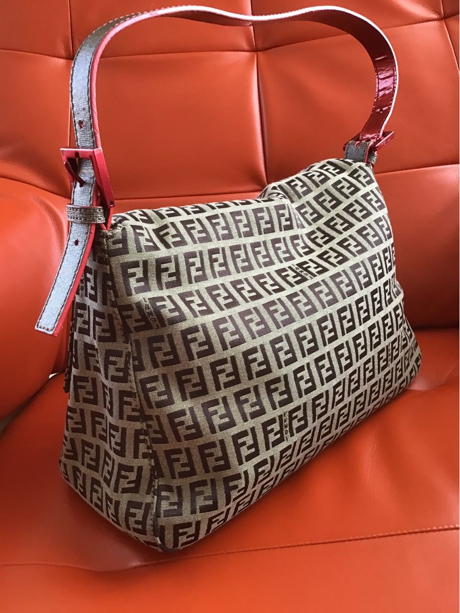 FENDI フェンディ マンマバケット ショルダーバック 希少
