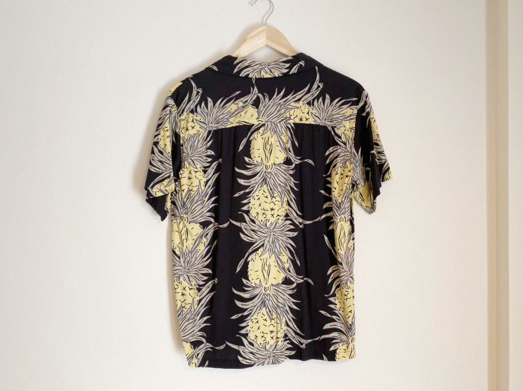 IOLANI アロハシャツ ハワイアンシャツ HAWAII RAYON 黒 黄 パイナップル柄_画像2