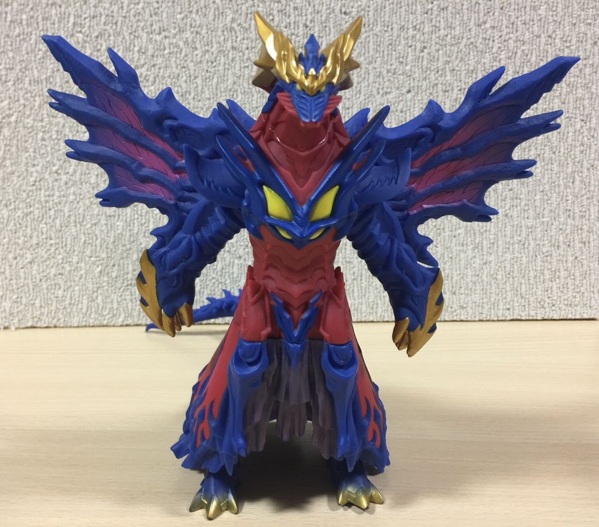 ヤフオク! - ルーゴサイト ウルトラ怪獣シリーズDX ソフビ 人形 フィ...