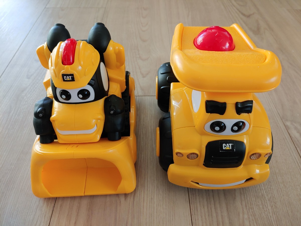 Paypayフリマ Cat 動くブルドーザー ダンプカー 2個セット おもちゃ Paypayフリマ Cat 動くブルドーザー ダンプカー 2個セット おもちゃ