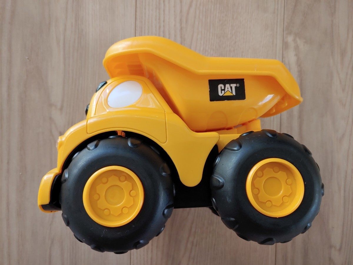 Paypayフリマ Cat 動くブルドーザー ダンプカー 2個セット おもちゃ Paypayフリマ Cat 動くブルドーザー ダンプカー 2個セット おもちゃ
