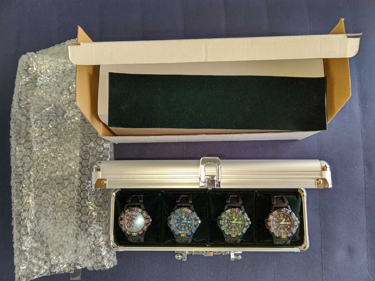 機動戦士ガンダム ジオン腕時計4本セット アルミケース付き ガンダム30周年限定品。