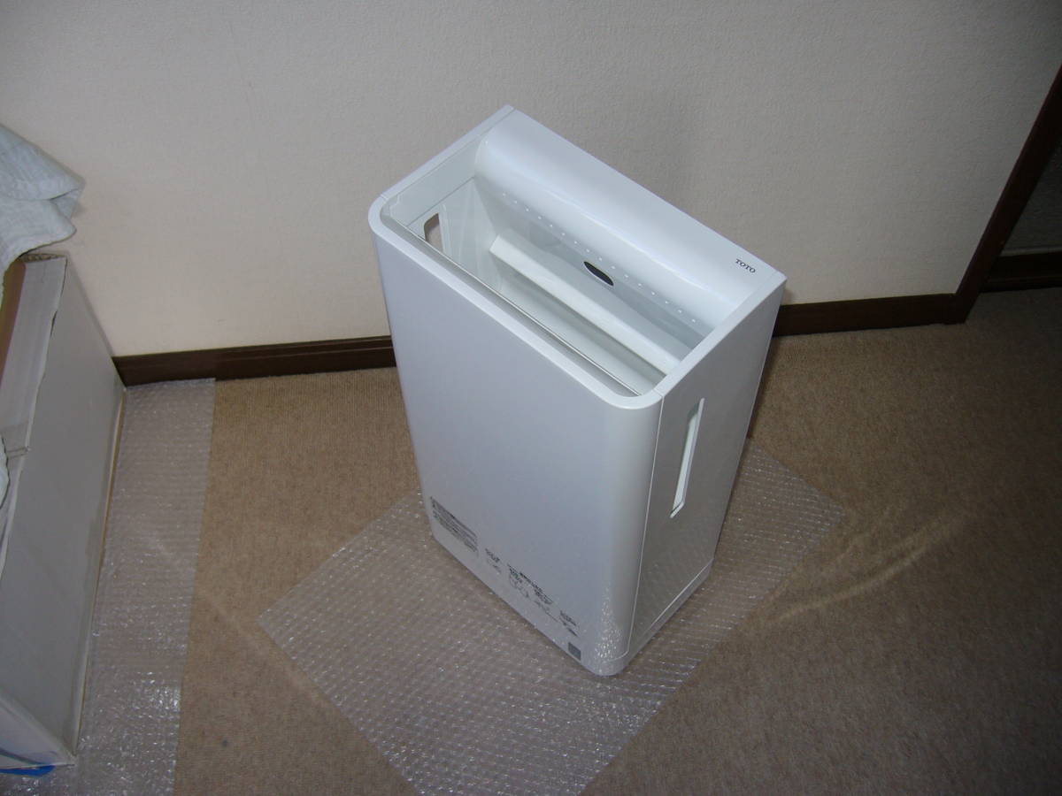 美品】 TOTO TYC420WC (100V) クリーンドライ ハンドドライヤー 2018年