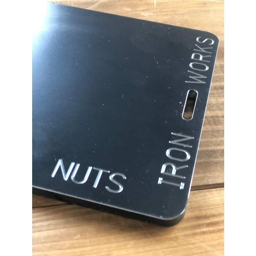 【新品・未使用】NUTS ごくあつ鉄板 フチなし 取手ありタイプ バーベキュー キャンプ 極厚鉄板 鉄板
