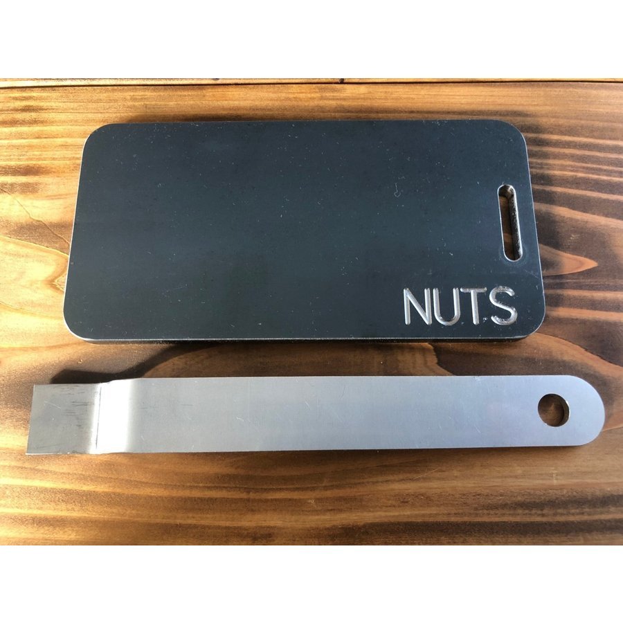 【新品・未使用】NUTS ごくあつ鉄板 メスティンサイズ 取手ありタイプ バーベキュー キャンプ 極厚鉄板 鉄板