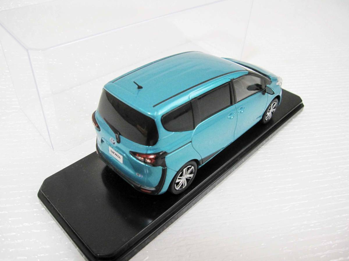 2024-25 秋冬新作 送料安】 【非売品】 トヨタ シエンタ 170 後期 ミニカー 1/30 乗用車
