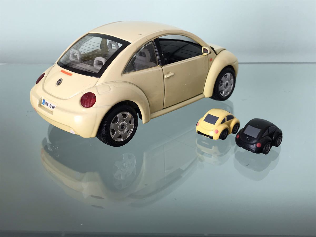 Paypayフリマ 送料無料 フォルクスワーゲン かわいいビートル ミニカーセット 1 24とミニサイズ2台 Volkswagen Beetle
