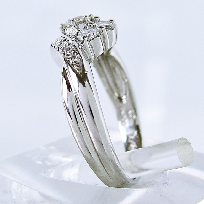 服部セイコー】Pt900 ☆リング 指輪 ◇ダイヤモンド0.71ct 四月誕生石