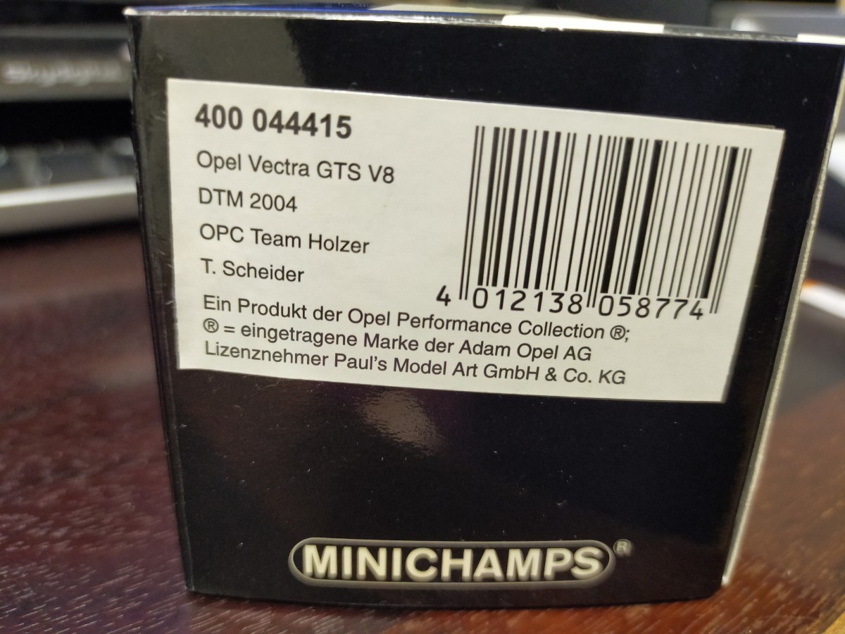 1/43 PMA MINICHAMPS オペル ベクトラ GTS V8 DTM 2004 #15