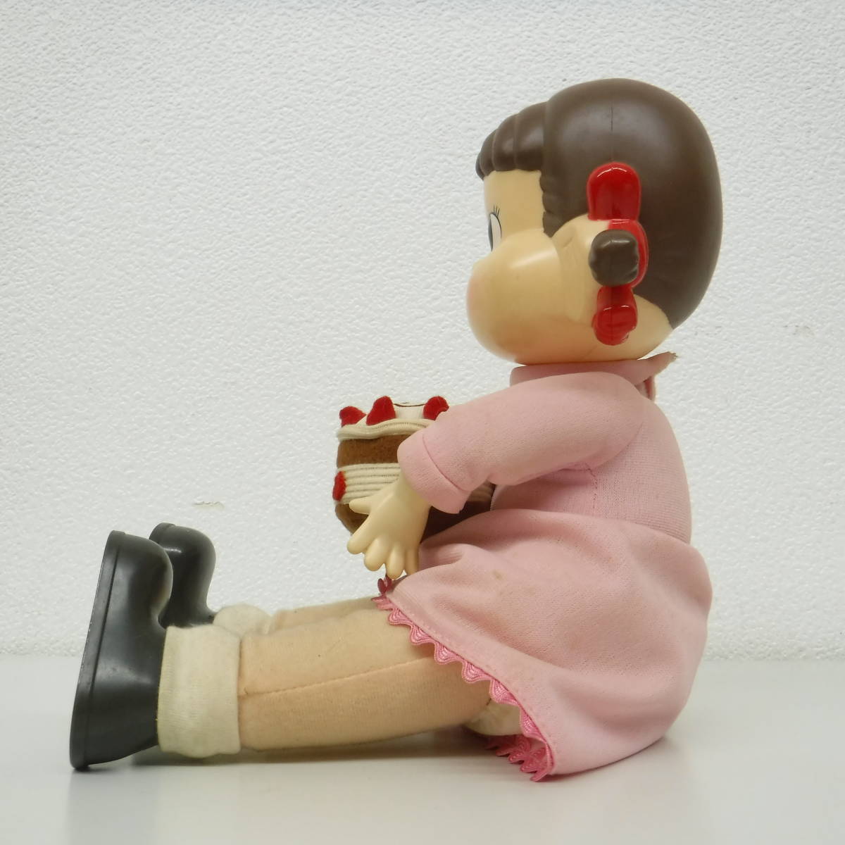  retro that time thing * retro doll doll * Fujiya *.... Peko-chan Birthday * campaign commodity * Birthday cake pink One-piece 