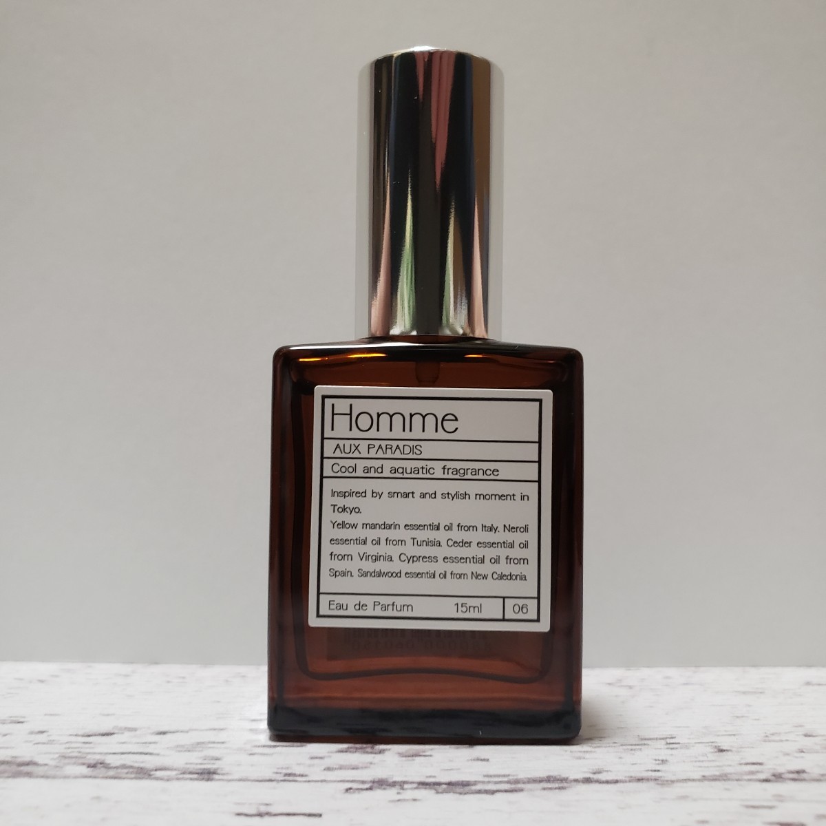 大特価 AUX PARADIS オム 15ml kharidebehine.com