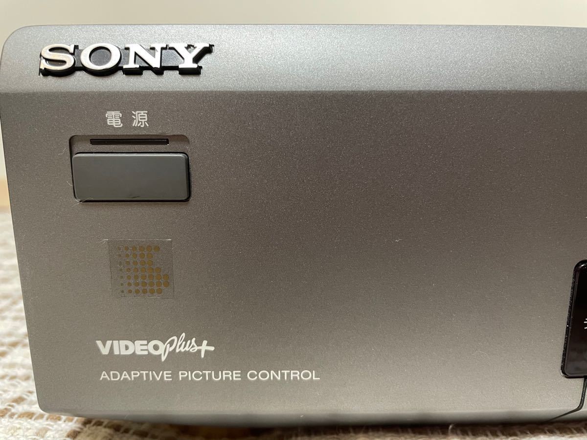 【日本製・動作確認済】SONY VHS ビデオデッキ 本体 専用リモコン付属(説明書付き) メイドインジャパン 国産　ソニー純正品