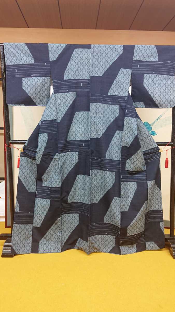 品質一番の 紬の着物 73 小紋 中古 紺色系 レンタル リメイク