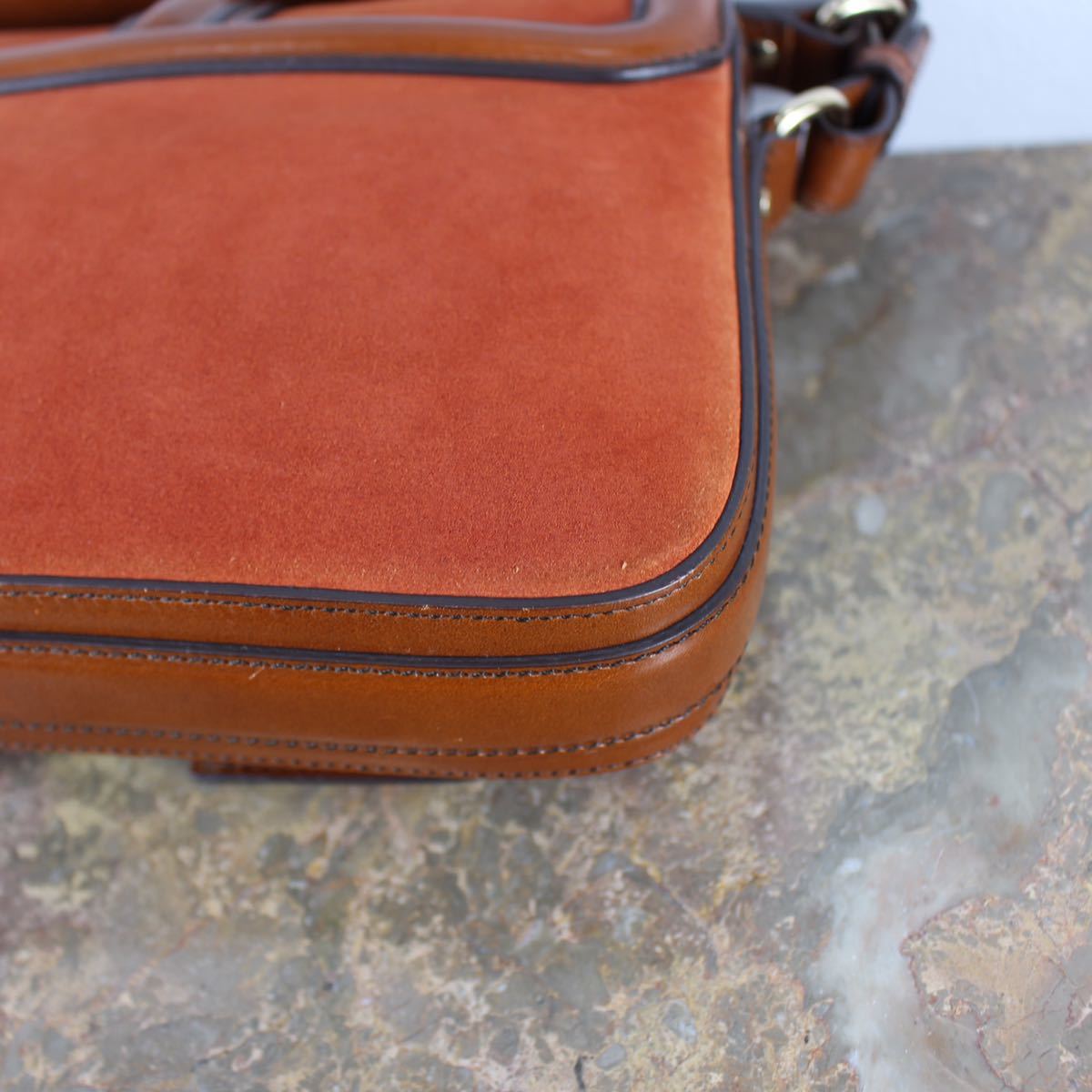 BURBERRY TURN LOCK LEATHER 2WAY SHOULDER BAG MADE IN ROMANIA