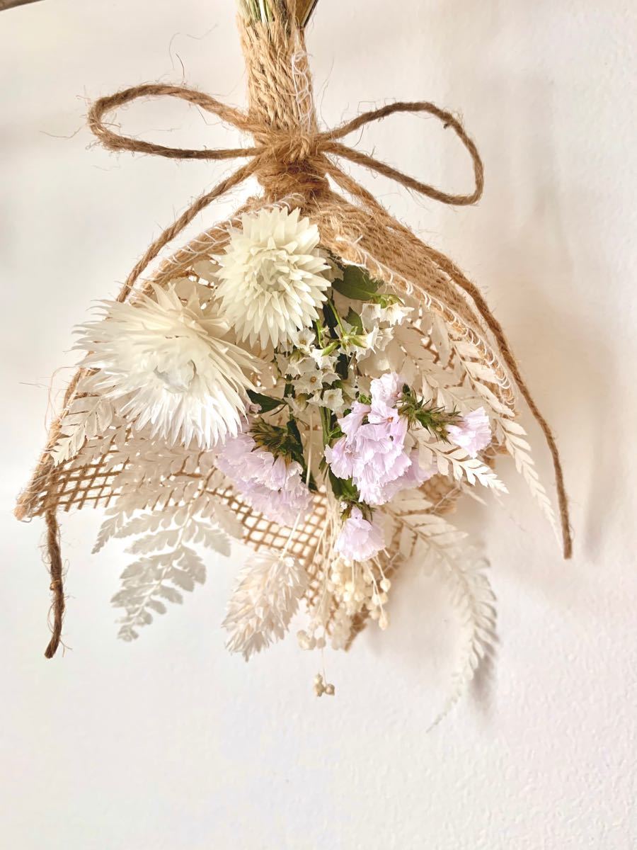 Paypayフリマ ホワイト系紫陽花のふわくしゅリーススワッグ付き ドライフラワー ボタニカル Paypayフリマ ホワイト系紫陽花のふわくしゅリーススワッグ付き ドライフラワー ボタニカル