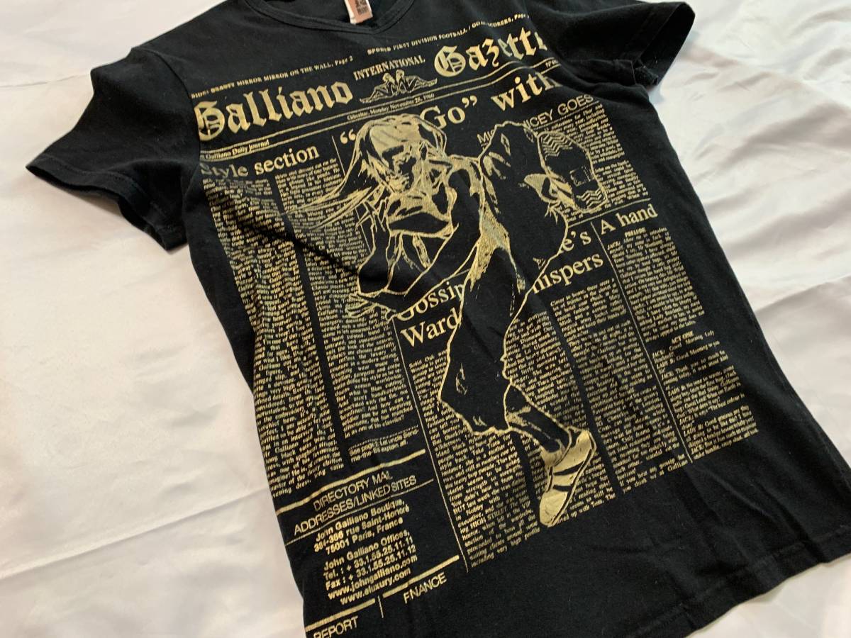 ジョンガリアーノ　JOHN　GALLIIANO　Tシャツ　カットソー　プリントシャツ　金 x 黒　XS　ニュースペーパー_画像2