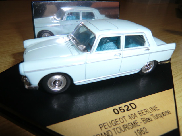 VITESSE 052D 1/43 Peugeot PEUGEOT 404 BERLINE GRAND TOURISME Bleu Turquoise 1962