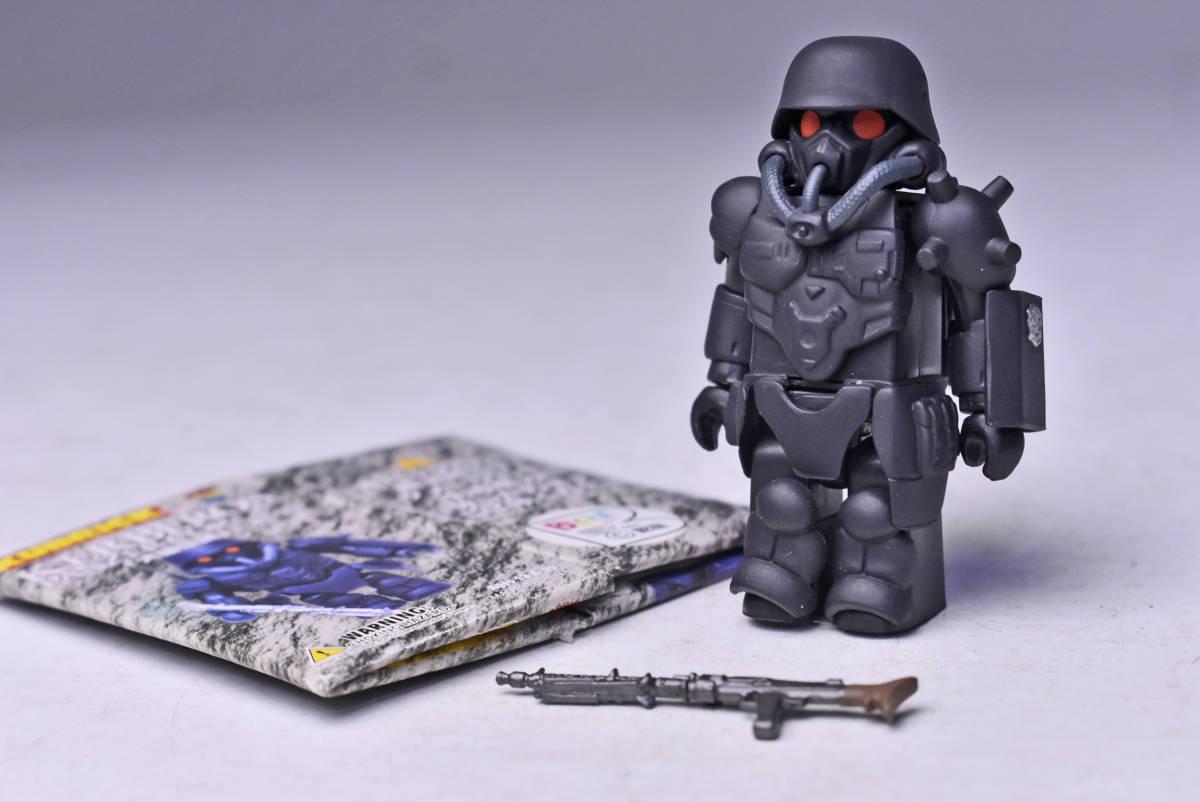 逸品】 【 KERBEROS TOY☆KUBRICK☆ COP☆箱付☆角川書店刊行「犬狼