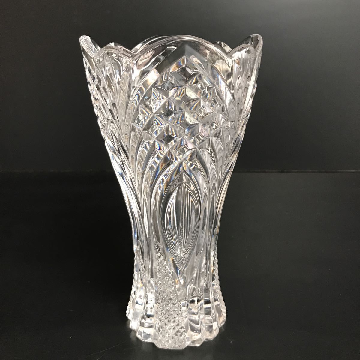 [H877] クリスタルガラス フラワーベース 花瓶 2点セット 高さ約21&25cm カットグラス 花器 花生 インテリア 工芸ガラス_画像6
