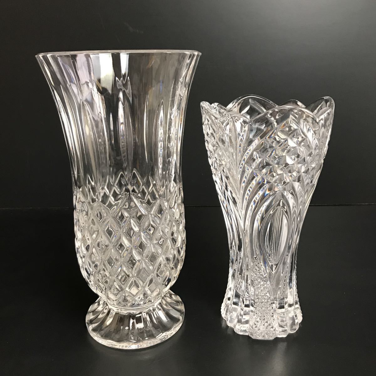 [H877] クリスタルガラス フラワーベース 花瓶 2点セット 高さ約21&25cm カットグラス 花器 花生 インテリア 工芸ガラス_画像1
