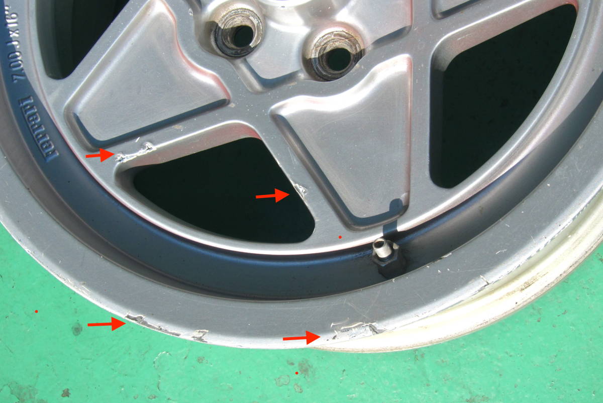 送料込○Ferrari(フェラーリ) CROMODORA(クロモドラ) 16inch 7J OFFSET