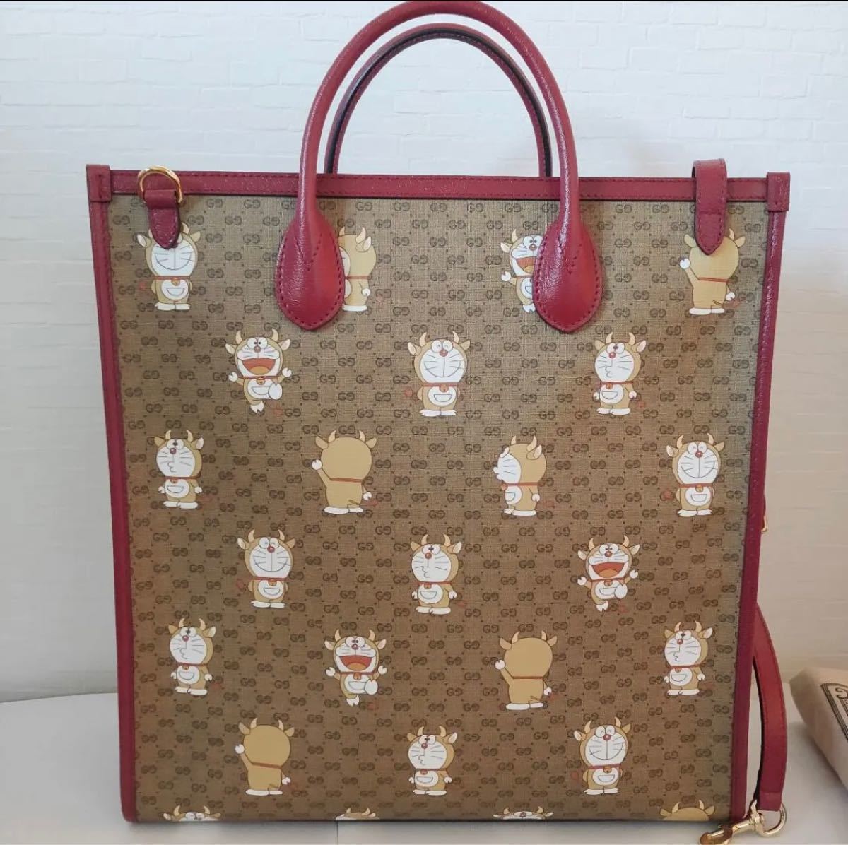 Paypayフリマ 限定品 完全未使用 Gucci ドラえもん コラボ 牛ドラ トートバッグ Paypayフリマ 限定品 完全未使用 Gucci ドラえもん コラボ 牛ドラ トートバッグ