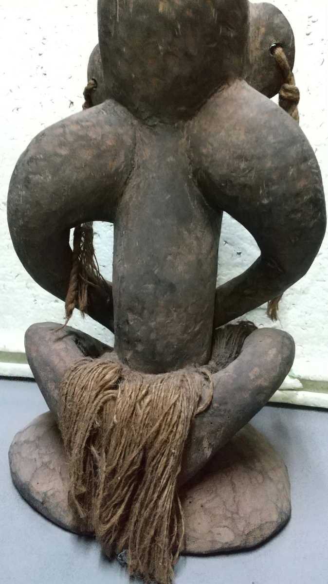 【逸品】 木彫り 木製 無垢 買い取り品 外国置物 高さ 女の子 民族置物 木工、竹工芸