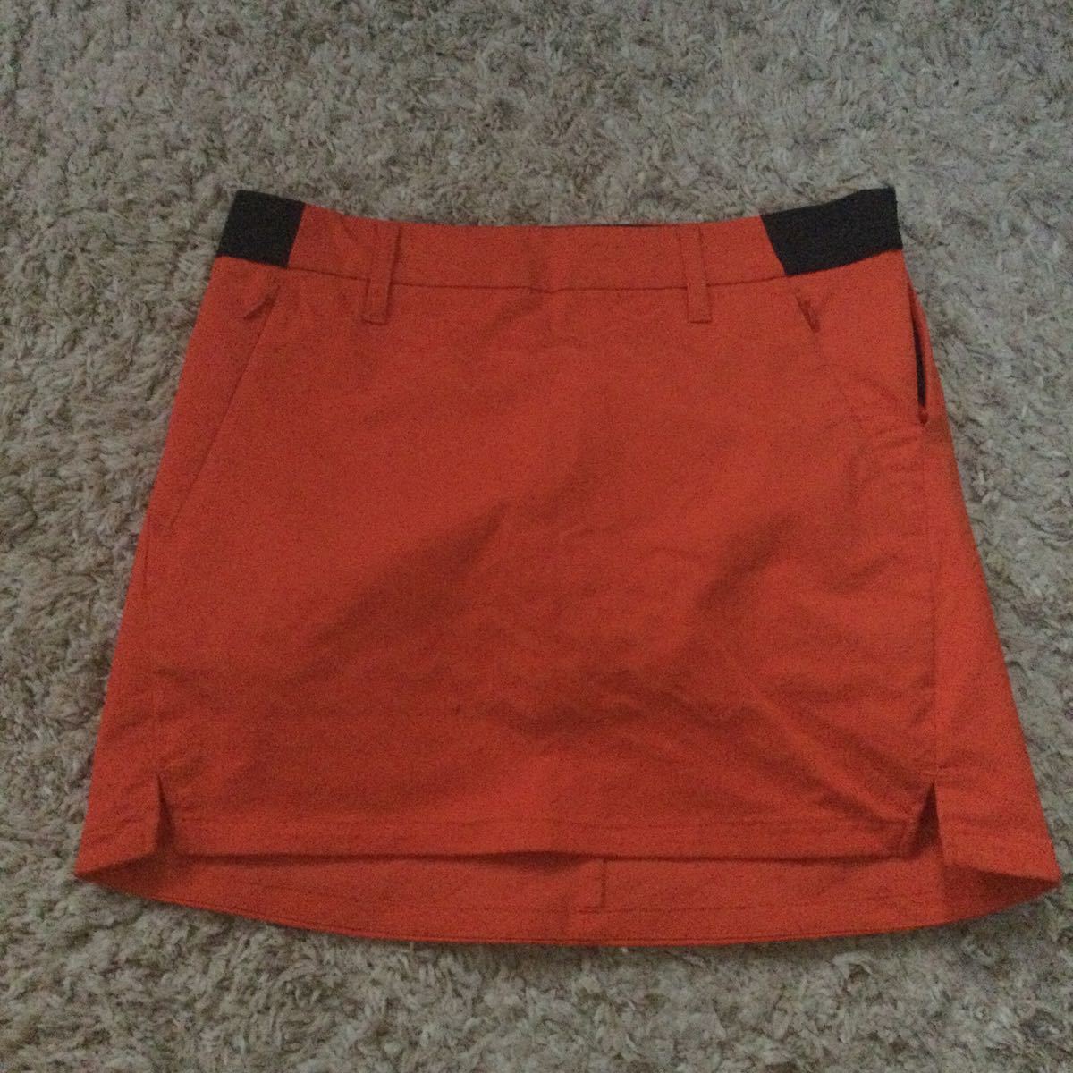 超お値打ち出品　小さめサイズ　DESCENT GOLF Lady's ストレッチスカート　Sサイズ　オレンジ　usedほぼ新品