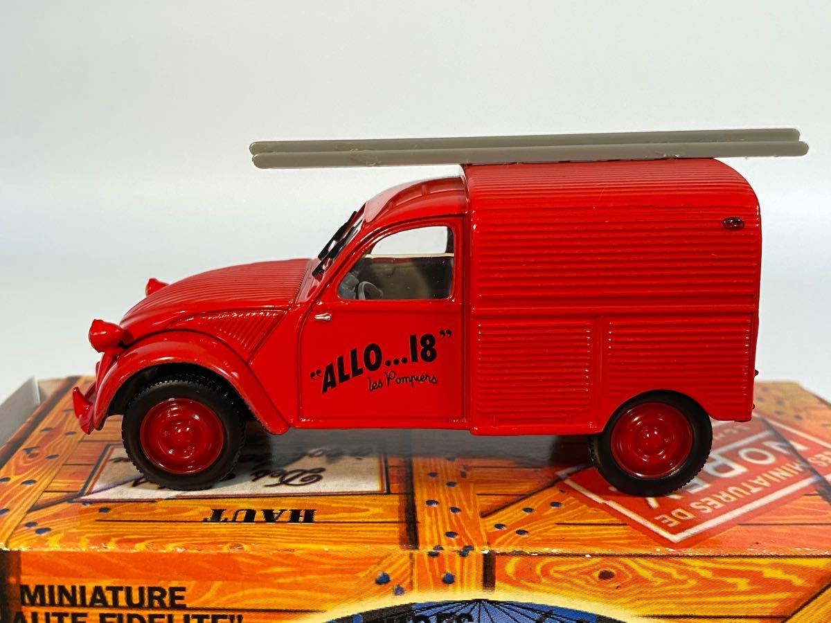 【Collection Citroen 2CV 】シトロエン 2CV AZU 消防車1955 1/43