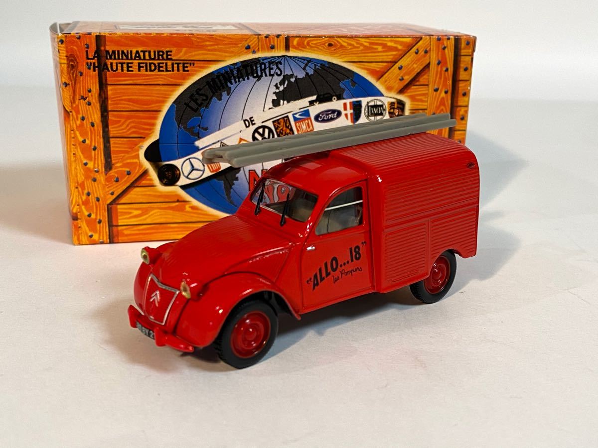 【Collection Citroen 2CV 】シトロエン 2CV AZU 消防車1955 1/43